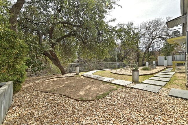 Building Photo - 1301 S 1st St