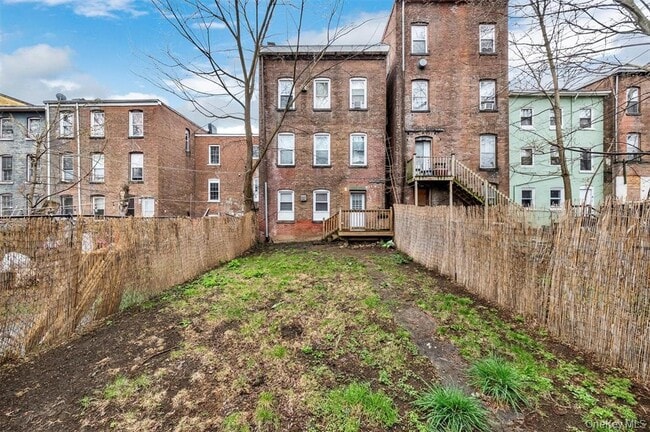 Building Photo - 146 Johnston St