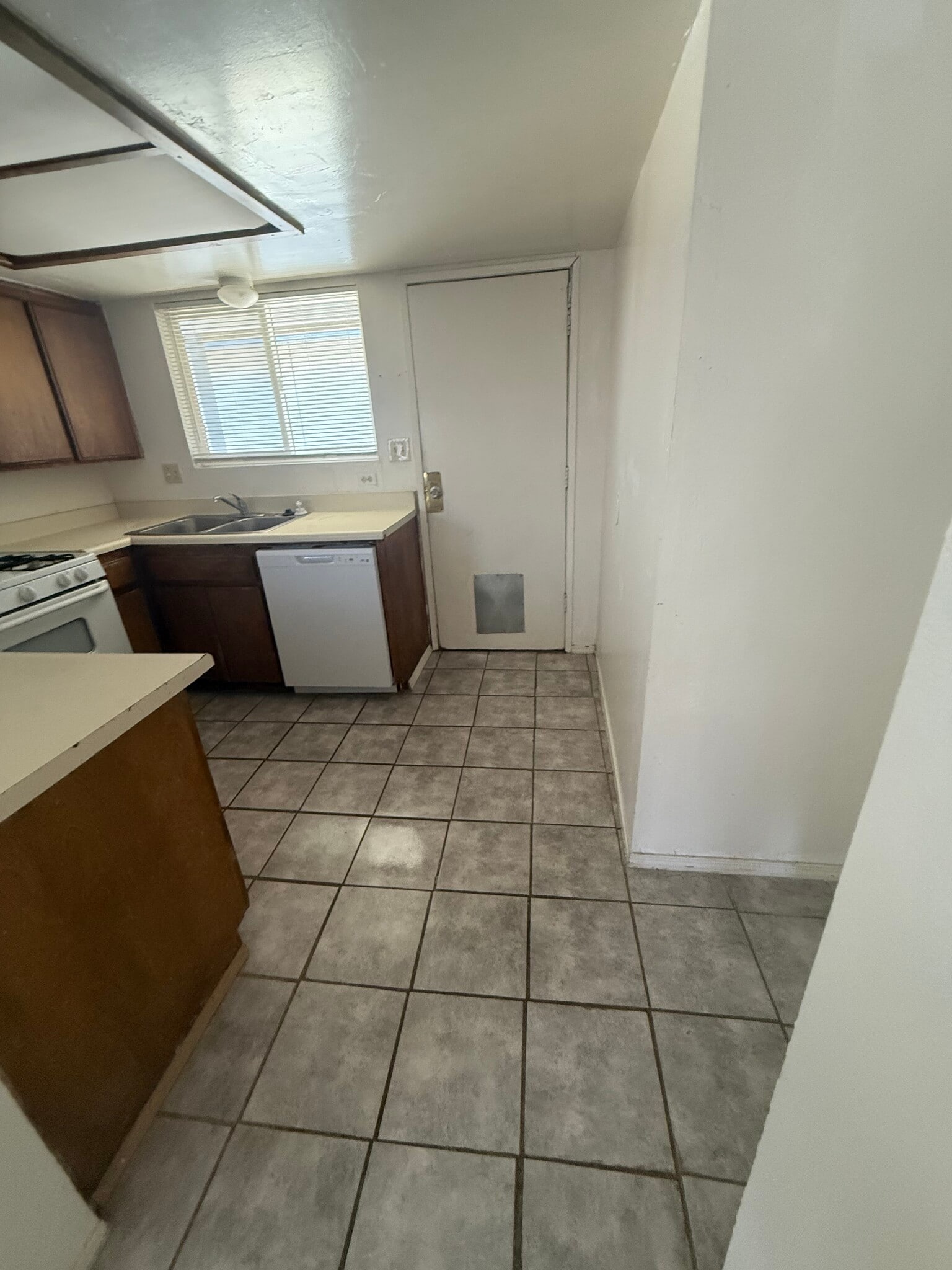 Building Photo - 21239 Madre St