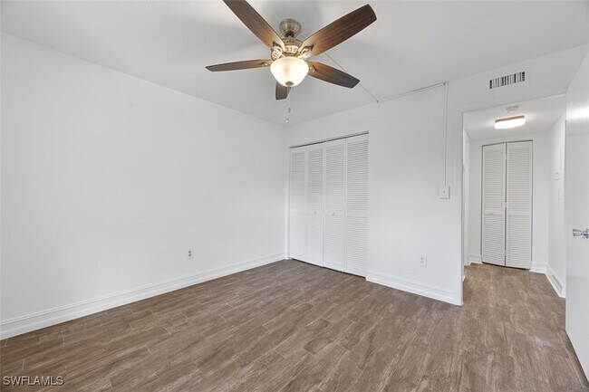 Building Photo - 4610 Chantelle Dr
