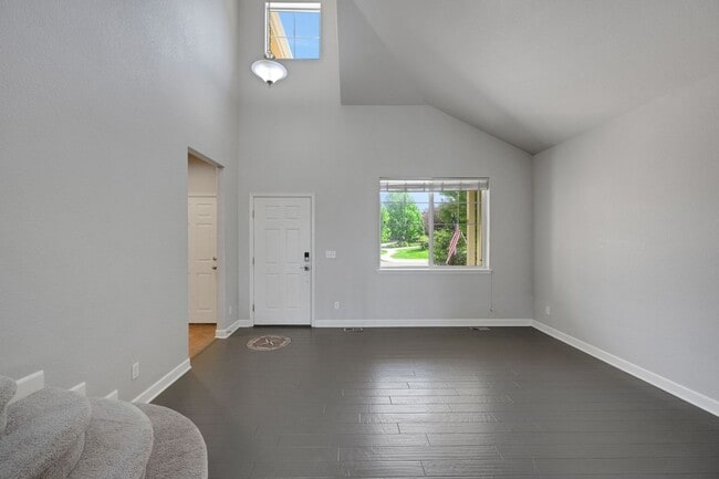Building Photo - Spacious 5BR House in south-East Aurora