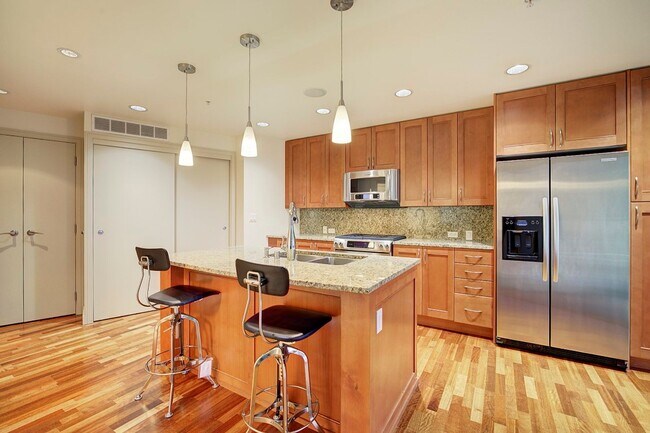 Building Photo - 1Bd/1Ba Bellevue Condo