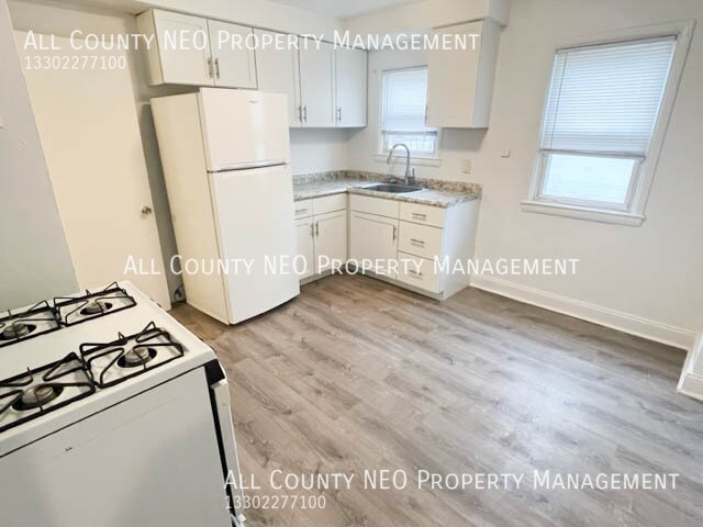 Building Photo - 3862 E 112th St