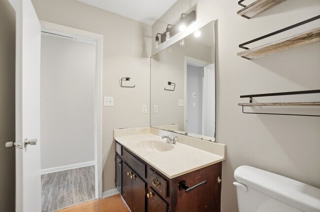 Building Photo - 3 Bedroom Ranch with a 2 Car Garage!