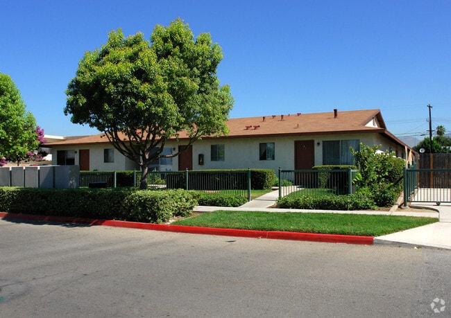 Building Photo - 1240 W Stoneridge Ct