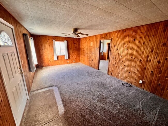 Building Photo - 2164