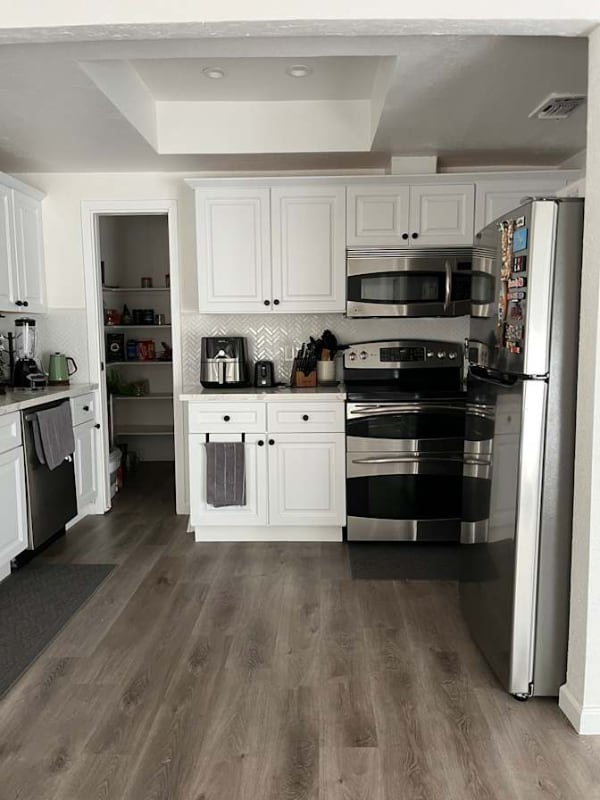 Building Photo - 7967 La Riviera Dr