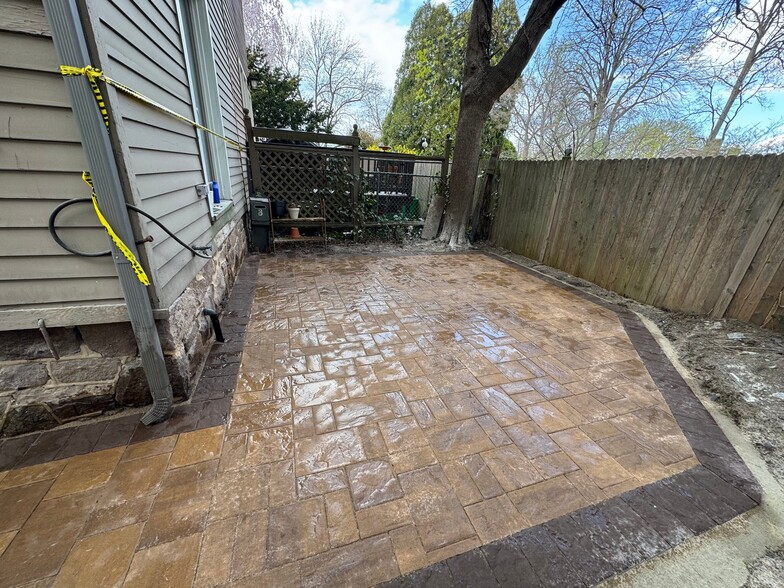 Building Photo - 3 Lee Ave