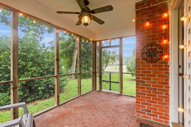 Building Photo - 1609 Lucerne Way