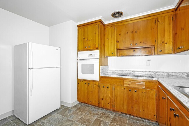 Building Photo - 9725-27 Lake Steilacoom Dr SW