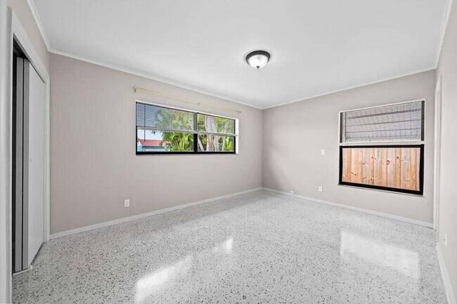 Building Photo - 470 Watts Way