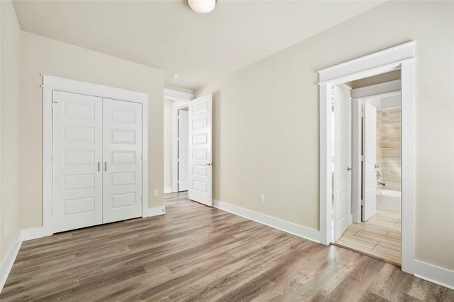 Building Photo - 2509 Des Chaumes St