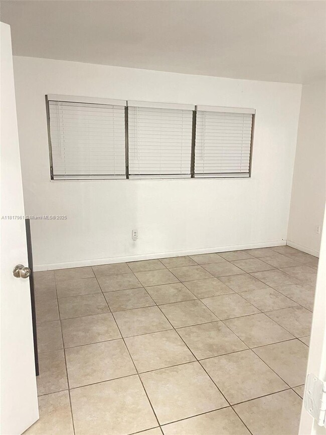Building Photo - 7410 SW 82nd St