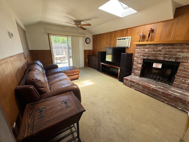 Building Photo - Fully Furnished 3BED/2BATH SFH For Rent in the Desirable City of San Leandro, Ca!!!!