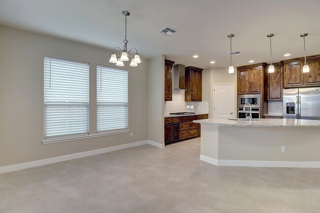 Building Photo - 2202 Crystal Bay Dr.