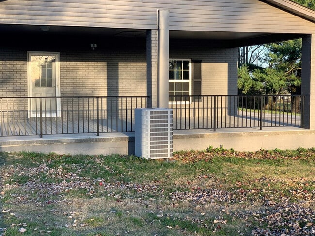 Building Photo - 5752 Paris Pike