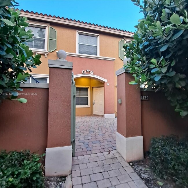 Building Photo - 642 SW 106th Ave