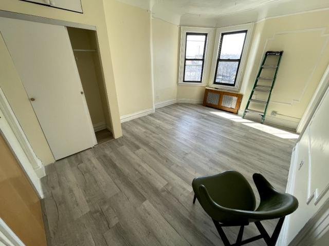 Building Photo - 3 bedroom in BROOKLYN NY 11210