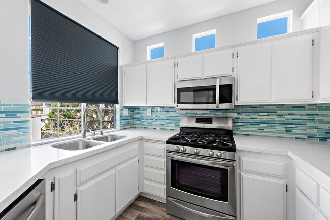 Building Photo - 137 Shorebreaker Dr