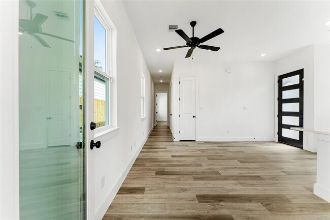 Building Photo - 8506 Wileyvale Rd