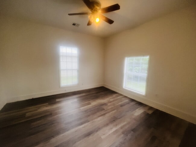 Building Photo - 601 Bigbee Dr