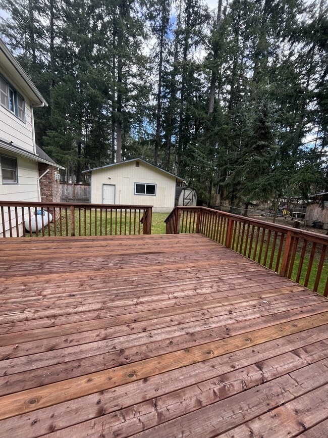 Building Photo - 340 E Island Lake Rd