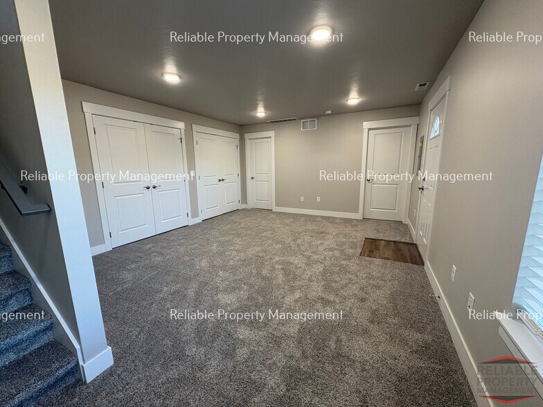 Building Photo - 1666 Ammon St