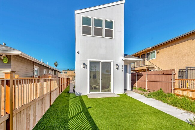 Building Photo - 4048 Cherokee Ave