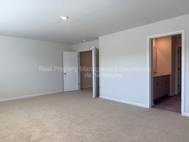 Building Photo - 828 Old Tarboro Rd