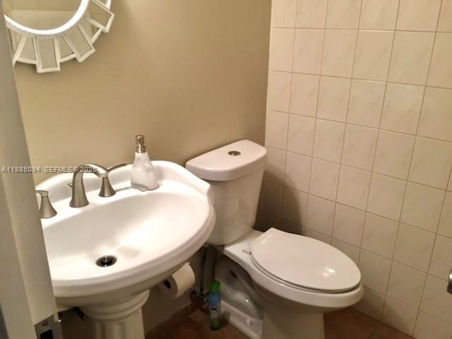 Building Photo - 17560 Atlantic Blvd