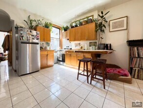 Building Photo - 2 bedroom in Brooklyn NY 11222