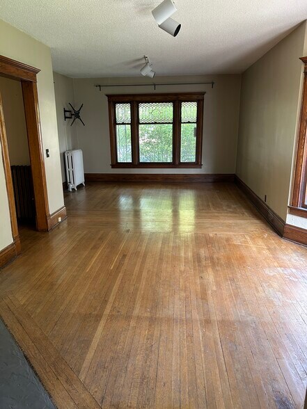 Living Room - 10 Granger Pl