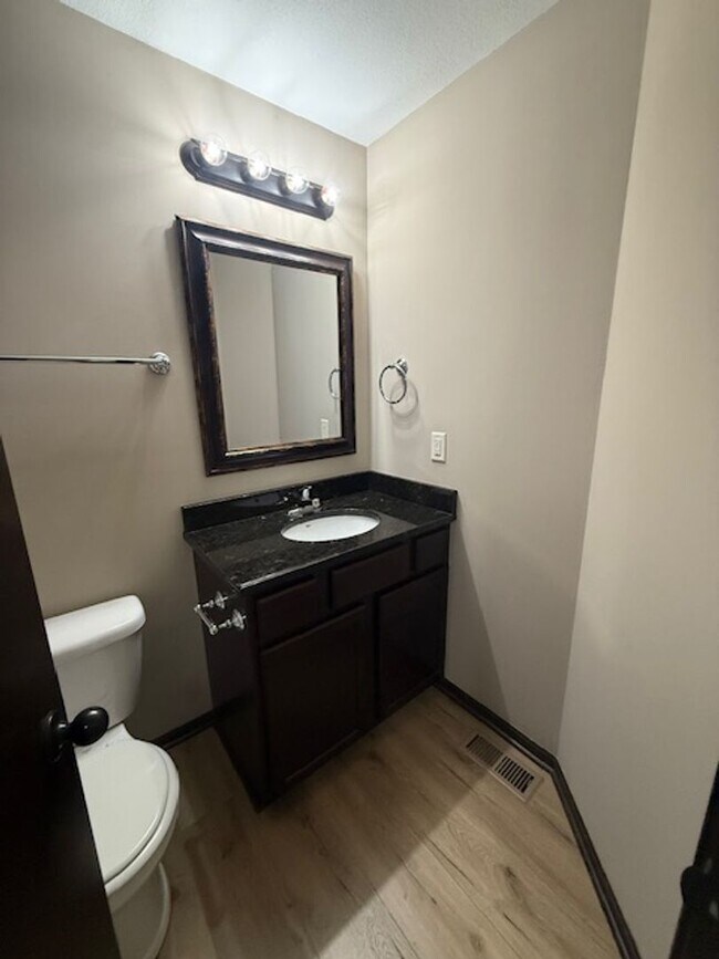 Building Photo - Luxury Townhomes