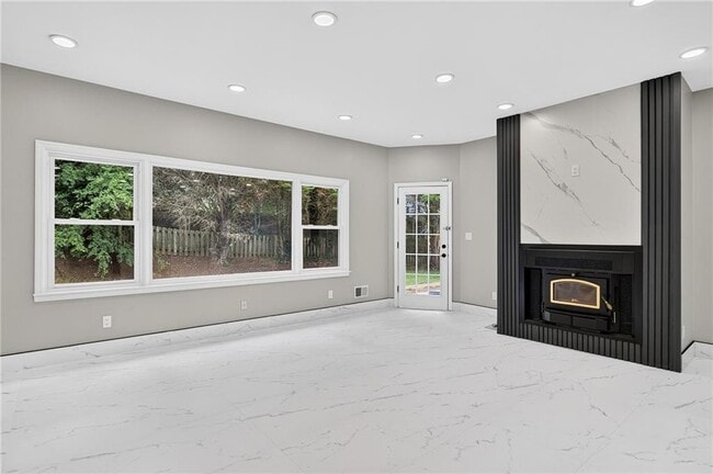 Building Photo - 475 Trammell Dr