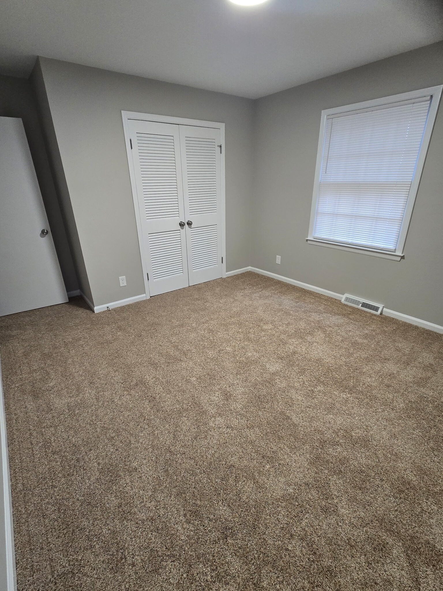 Building Photo - 2218 Lakeland Rd