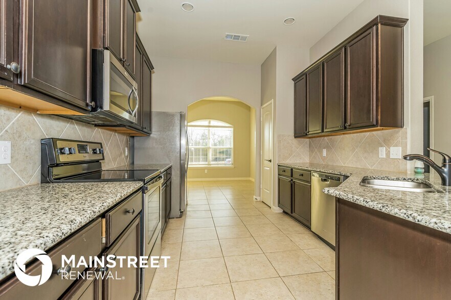 Building Photo - 527 Shady Meadow Ln