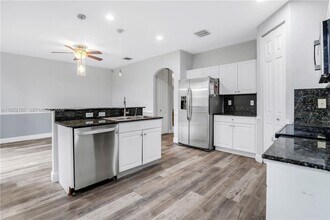 Building Photo - 2540 SW 85th Terrace