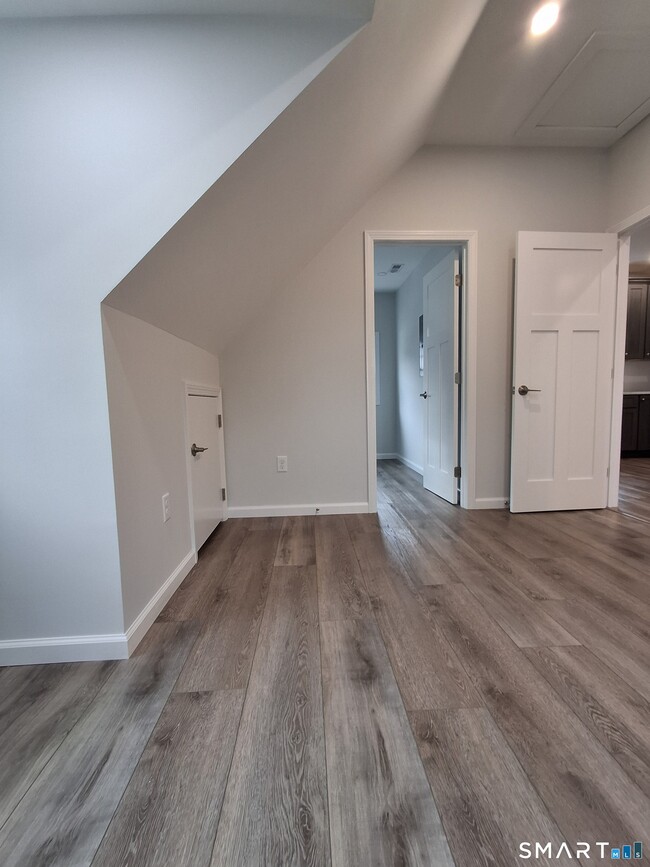 Building Photo - 78 West Ave