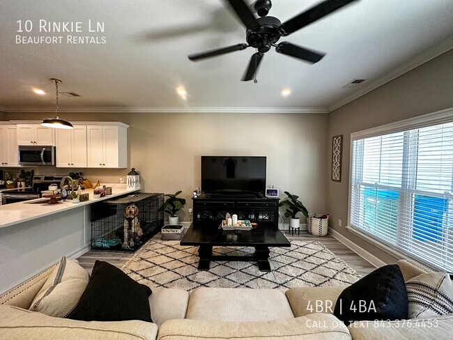 Building Photo - 10 Los Robles Rd