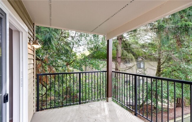 Building Photo - 2Bd/2Ba Kirkland Condo
