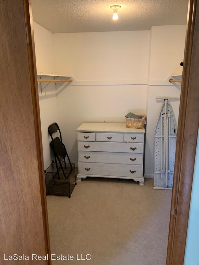 Building Photo - 596 Mountain Rd