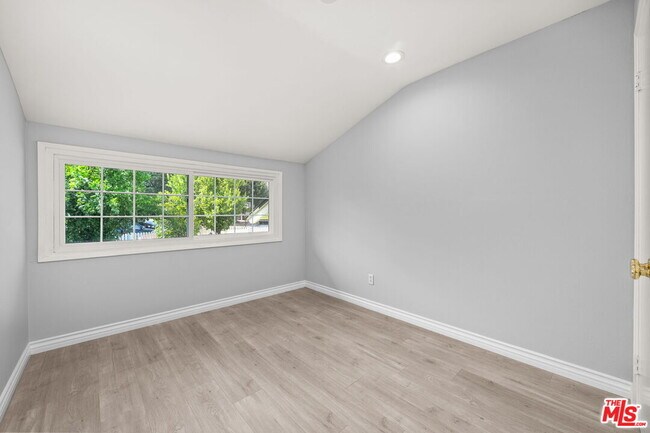 Building Photo - 22116 Blythe St