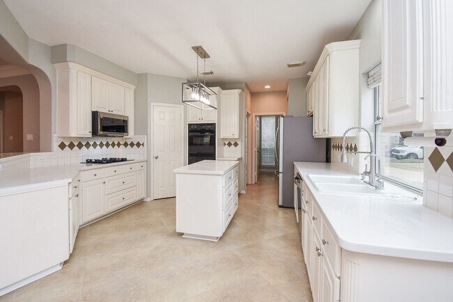 Building Photo - 51 Rivercoach Ln