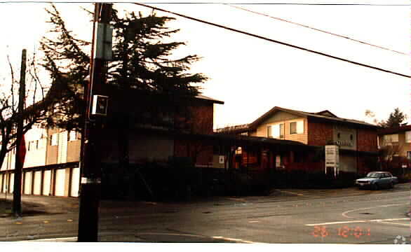  - Colonial Garden Apartments