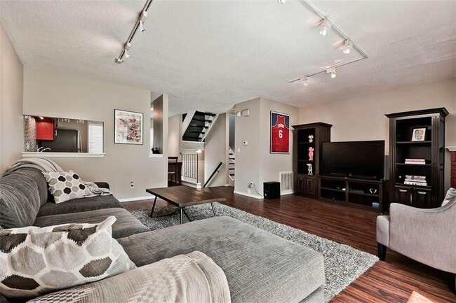 Building Photo - 2404 N Bronze Tree Dr