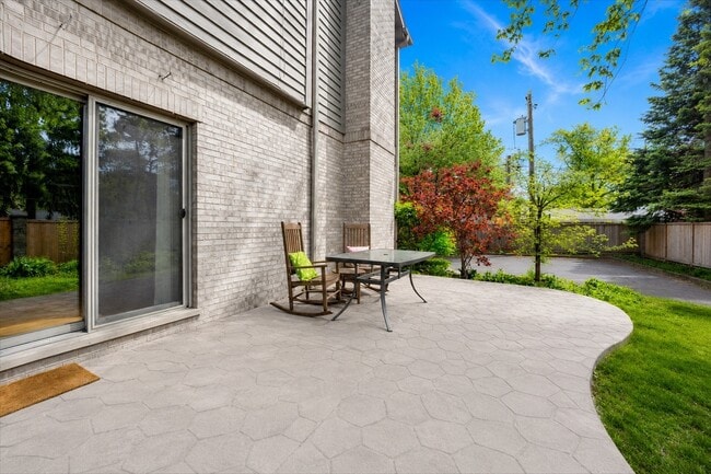 Building Photo - 1829 Wilmette Ave