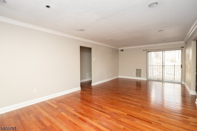 Building Photo - 52 Brookside Ln