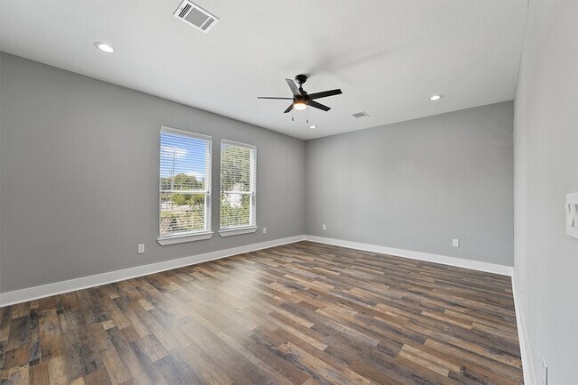 Building Photo - 7704 Sealey St
