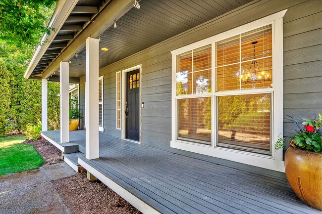 Building Photo - Monroe two story, three bed, two and half ...