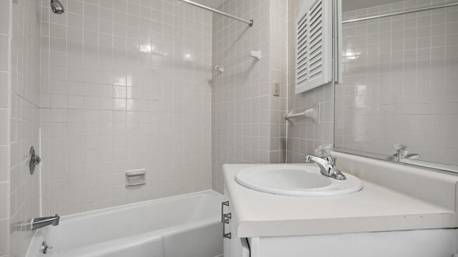 Building Photo - 6415 Howe St